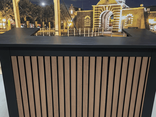 Luxe Design Bar Akoestiek – Toonbank met houten lattenwand