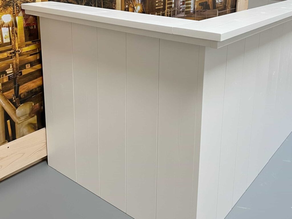 Hoekbar Wit - Voorpagina